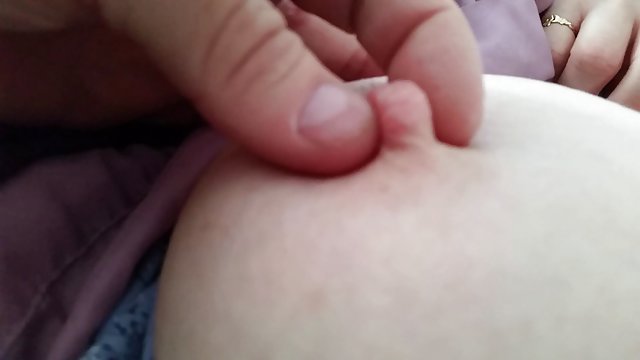 丰满 的女孩 乱搞 与 成熟的 继父 和她的 男朋友