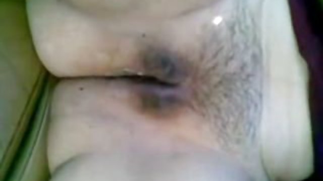 兴奋的摄影师乱搞金发电视主持人在工作室