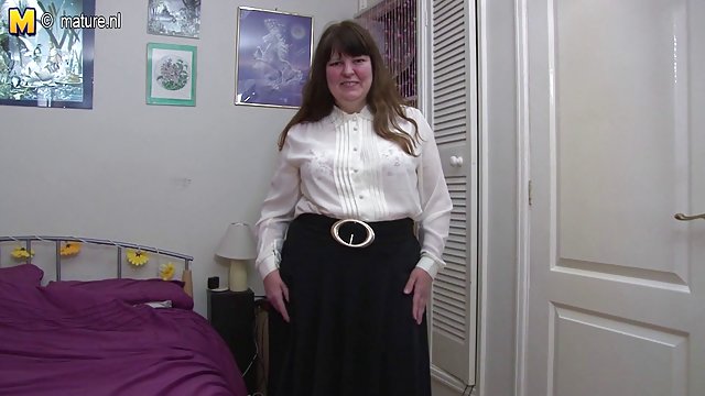 激情性感的女同性恋者乱搞他们的假傻阿丽拉