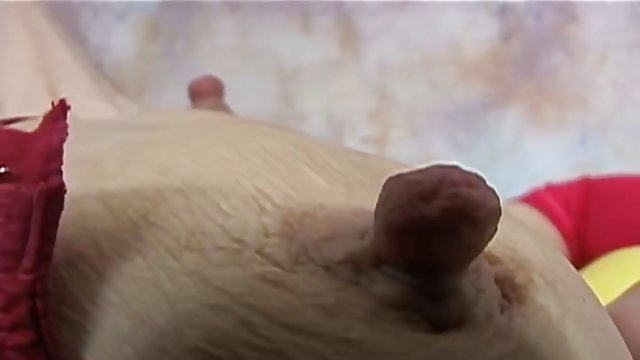 可爱的女同性恋玛姬和凯利与大的屁小屁小玩具