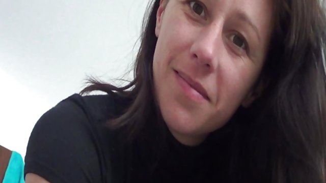 两个年轻的 性 婊子 玩 池 和 搞 在 肛门