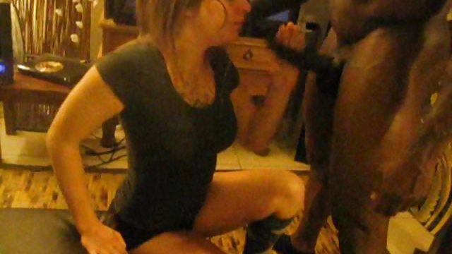 性感的婴儿克里斯汀斯科特结束了在继父的嘴和乱搞
