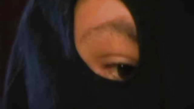 性感的婊子凯莉泰勒得到一口黑色的斯诺